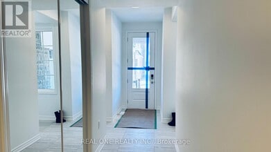 1216 Granary St in Oakville, ON - Building Photo - Building Photo