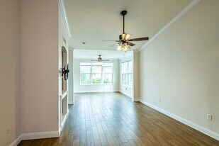 4142 Central Sarasota Pkwy in Sarasota, FL - Building Photo