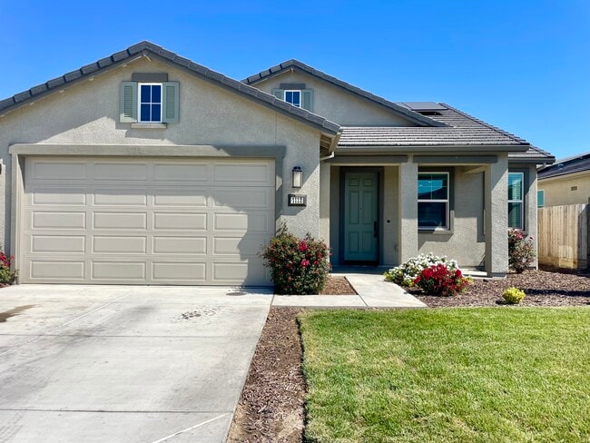 property at 1112 Pearl Dr