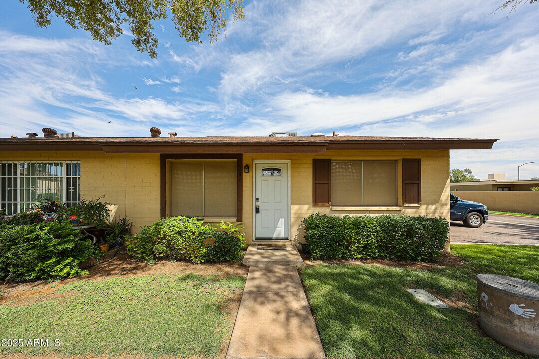2501 N 22nd Dr in Phoenix, AZ - Building Photo