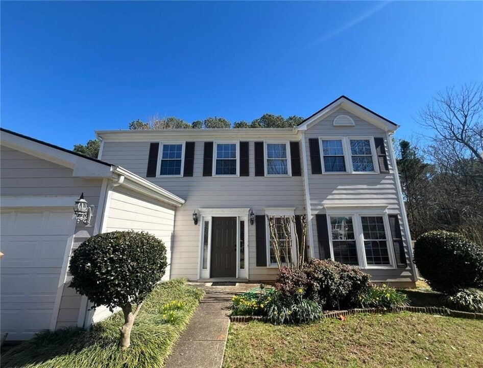 450 Mikasa Dr in Alpharetta, GA - Building Photo