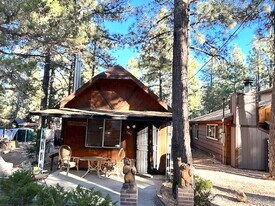 259 Spruce Ln in Sugarloaf, CA - Building Photo