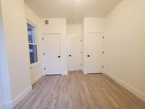 670 Ocean Ave, Unit 2 in Jersey City, NJ - Foto de edificio - Building Photo