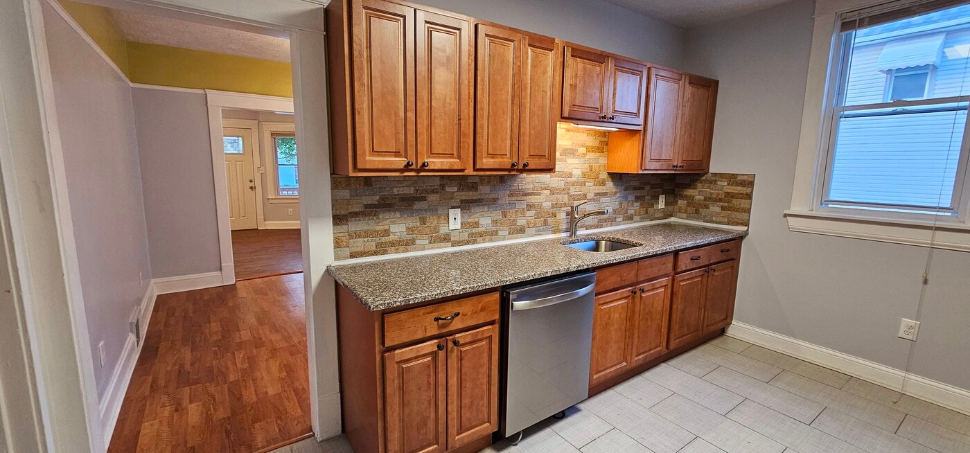 1345 W 65th St, Unit #2 in Cleveland, OH - Foto de edificio