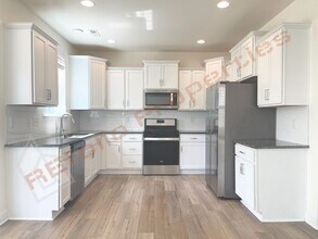 3016 Ginger Hl Ln in Durham, NC - Foto de edificio - Building Photo