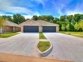 9596 SW 25th St in Oklahoma City, OK - Building Photo