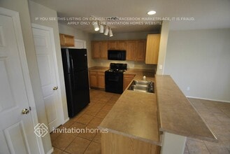 11822 W Poinsettia Dr in El Mirage, AZ - Foto de edificio - Building Photo