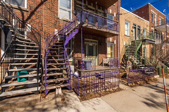 5827-5835 3E Av in Montréal, QC - Building Photo - Building Photo