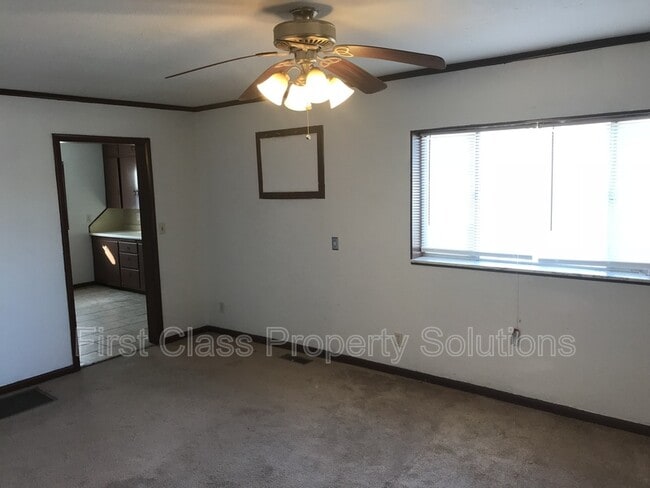 704 S Hadden Ave in El Reno, OK - Building Photo - Building Photo