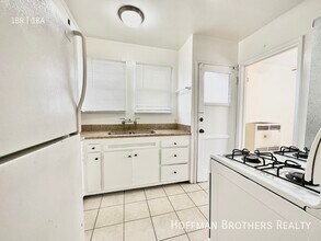 6859 Willoughby Ave, Unit 4A in Los Angeles, CA - Building Photo - Building Photo