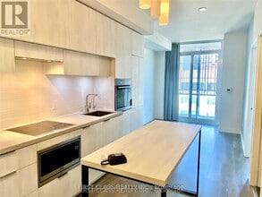 8 Eglinton Ave E in Toronto, ON - Building Photo - Building Photo