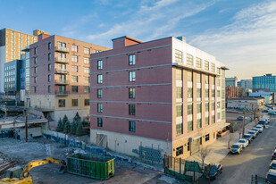 The Caprice & The MonteCarlo in Jersey City, NJ - Foto de edificio - Building Photo