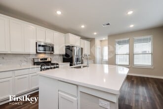 16411 Little Pine Creek Dr in Humble, TX - Foto de edificio - Building Photo