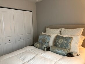 733 N Western Ave, Unit 3a in Park Ridge, IL - Building Photo - Building Photo