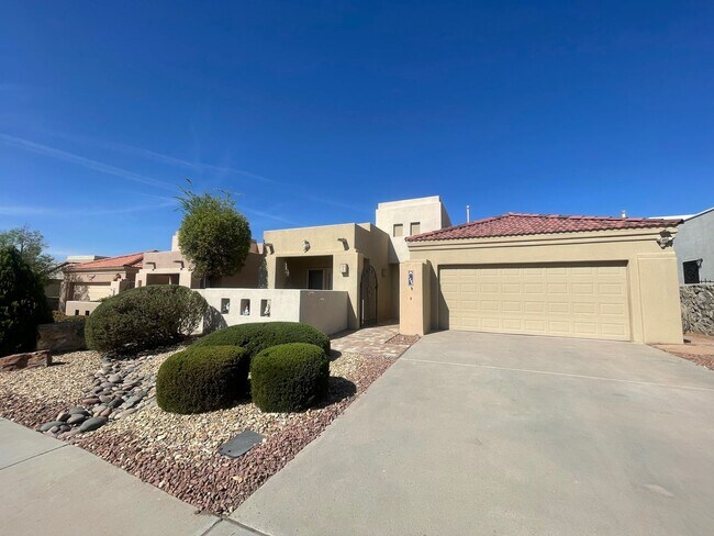 1685 Stone Mountain Ln in Las Cruces, NM - Building Photo - Building Photo