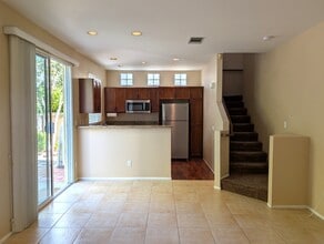 27844 Crown Ct Cir in Santa Clarita, CA - Building Photo - Building Photo