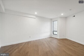 1951 Point Breeze Ave-Unit -404 in Philadelphia, PA - Building Photo - Building Photo