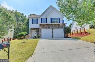 415 Rockbass Rd in Suwanee, GA - Building Photo