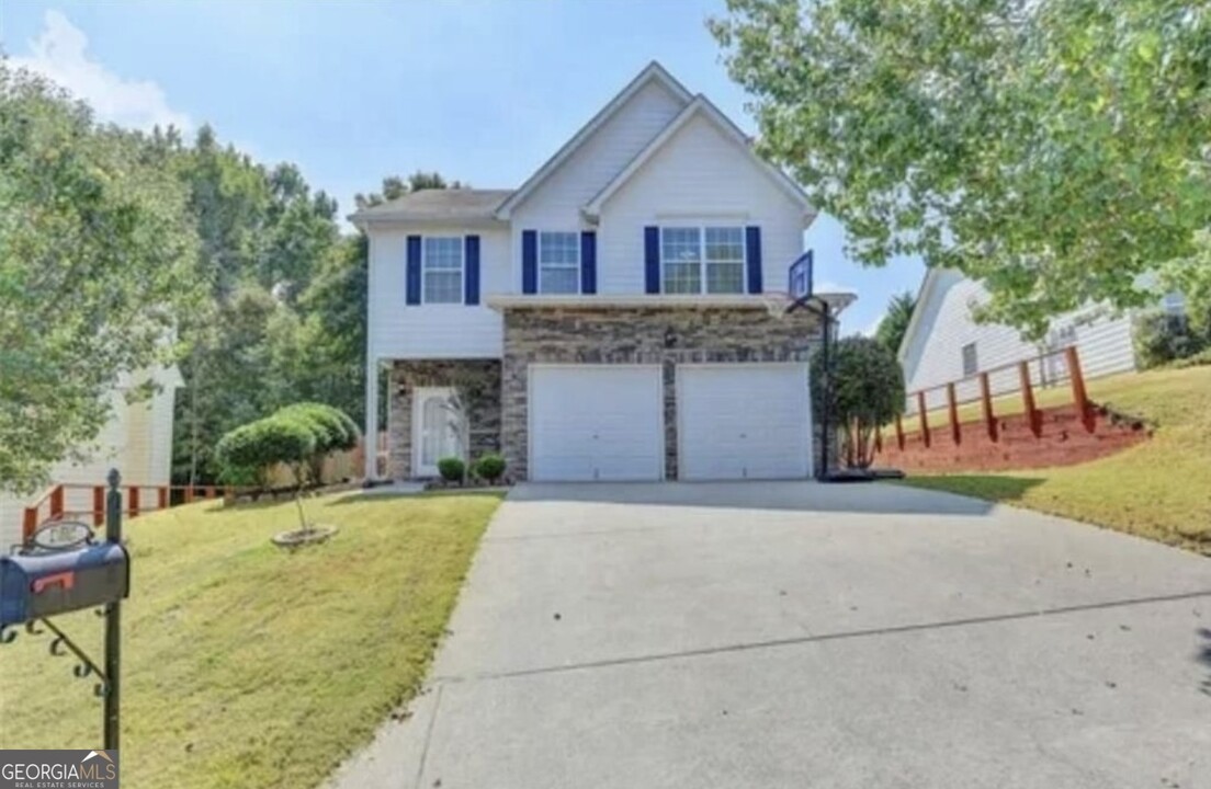 415 Rockbass Rd in Suwanee, GA - Building Photo