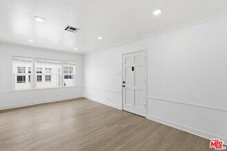 8613 W Olympic Blvd in Los Angeles, CA - Building Photo - Building Photo