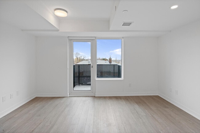 480 Wilson Ave in North York, ON - Building Photo - Building Photo