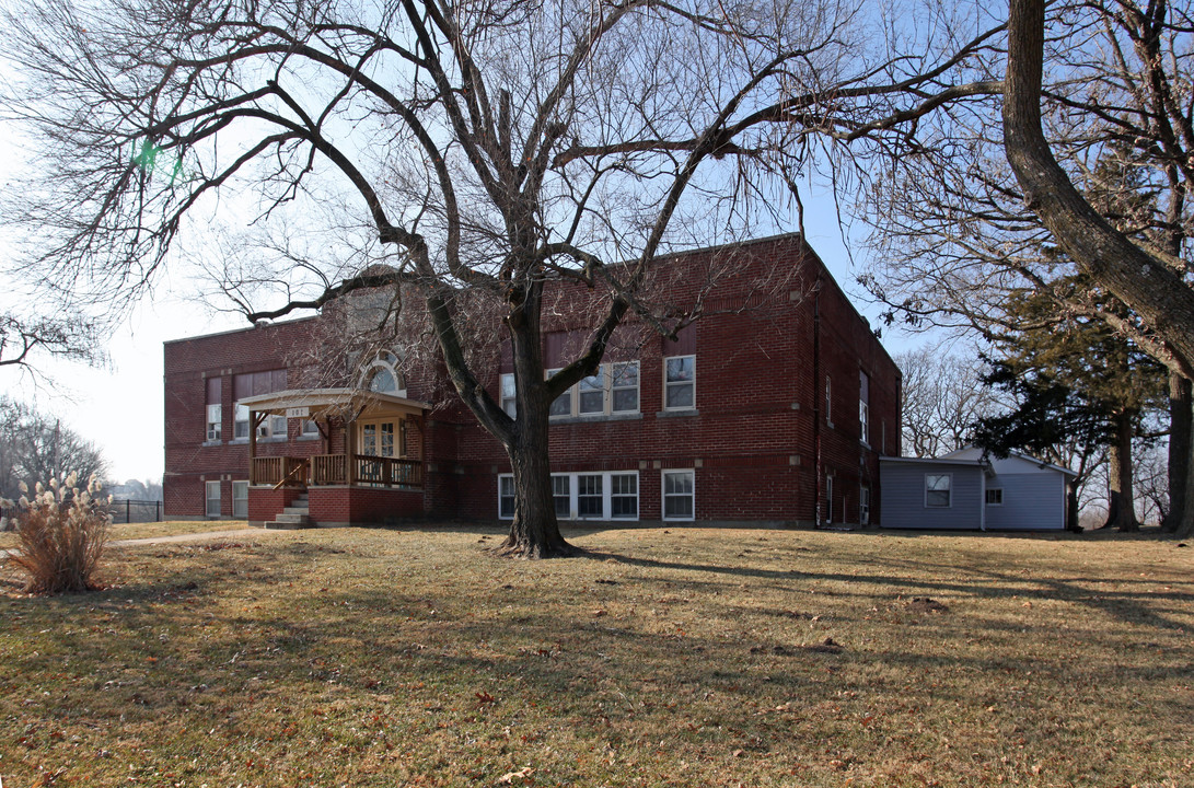 101 N Main St in Lansing, KS - Building Photo