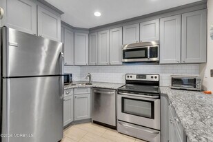 129 Amberly Dr in Englishtown, NJ - Building Photo