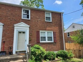 332 Marsh Ln in Wilmington, DE - Building Photo