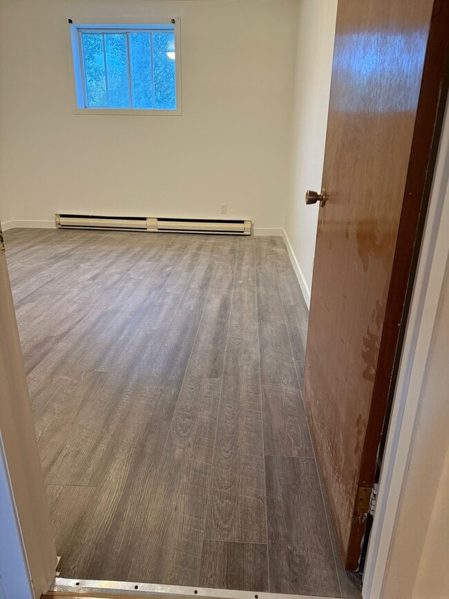 property at 281-17e 17e Avenue N