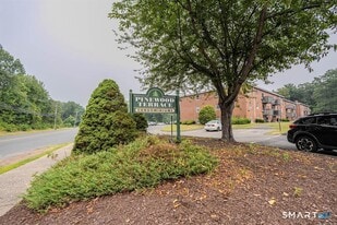 513 Emmett St in Bristol, CT - Building Photo