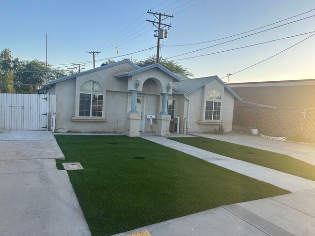 508 W 11th St in Imperial, CA - Building Photo - Building Photo