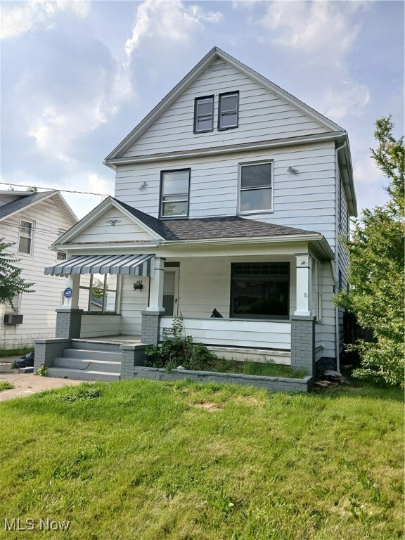 property at 444 Pasadena Ave