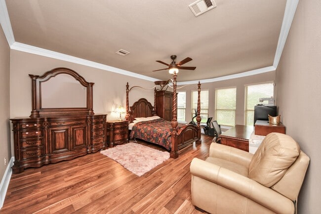 2895 Ragusa Ln