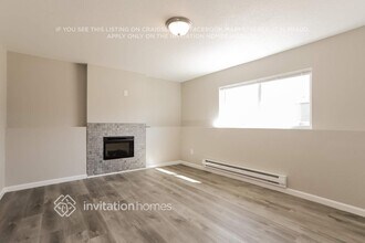 18022 E Kepner Dr in Aurora, CO - Foto de edificio - Building Photo