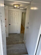 23 Wabeno St, Unit 1st Floor B in Boston, MA - Foto de edificio - Building Photo