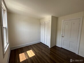 39 Guilden St in New Brunswick, NJ - Building Photo - Building Photo