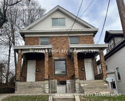 28 Juergens Ave in Cincinnati, OH - Building Photo