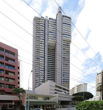 Canterbury Place in Honolulu, HI - Building Photo - Building Photo