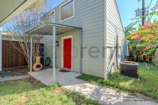 4031 Leeshire Dr in Houston, TX - Building Photo