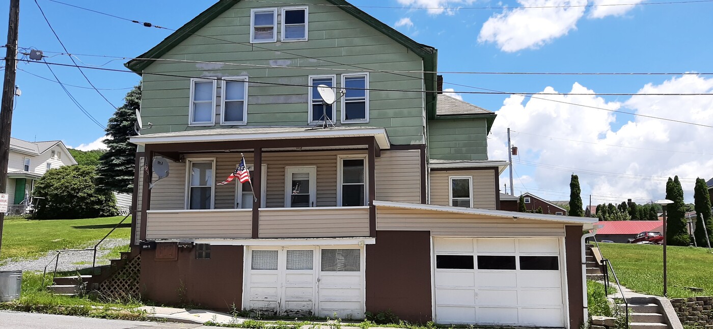 904 Saint Joseph St, Unit #2 in Gallitzin, PA - Building Photo