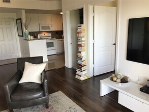 1627 SW 37th Ave in Miami, FL - Building Photo - Building Photo