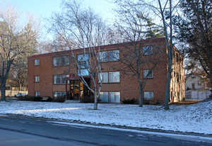 970 43 1/2 Ave NE Apartments