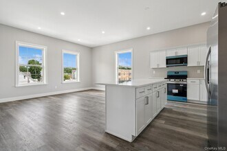 153 Greenwich Ave-Unit -201 in Goshen, NY - Building Photo - Building Photo