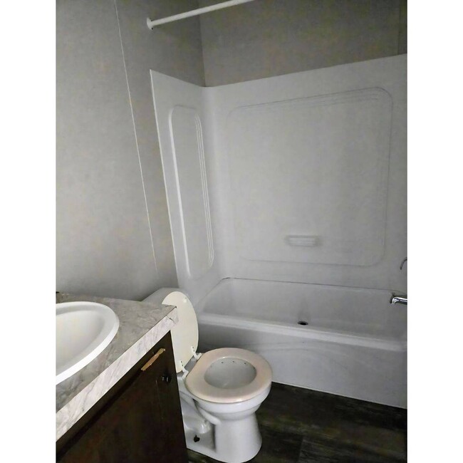 1110 Victoria St in Dillon, SC - Building Photo - Building Photo