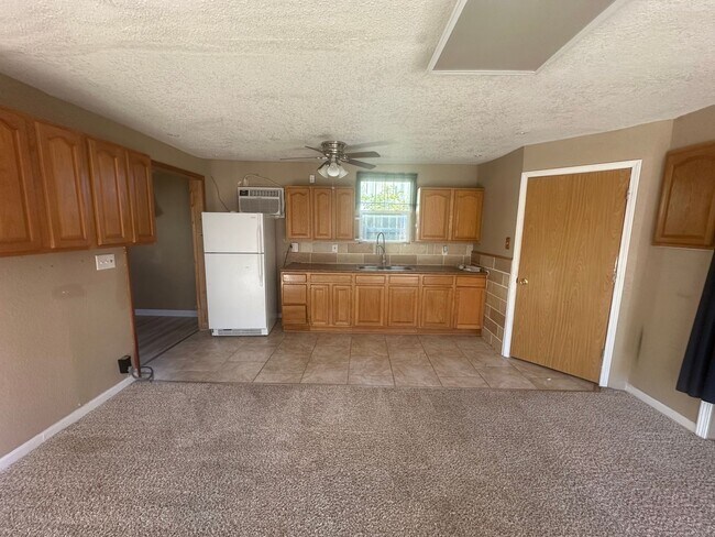 1210 9th Ave-Unit -1210 9th Ave (Back) in Scottsbluff, NE - Building Photo - Building Photo