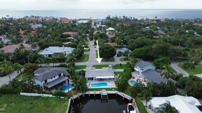 16 Midlane Rd in Boynton Beach, FL - Building Photo - Building Photo