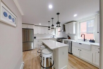 30 Prospect Hill St in Newport, RI - Building Photo - Building Photo