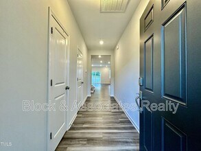107 Hunston Dr. in Holly Springs, NC - Building Photo - Building Photo