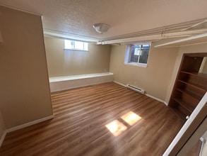 534 W Cavour Ave, Unit 2 in Fergus Falls, MN - Foto de edificio - Building Photo