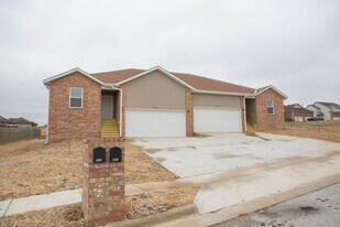 805 Windmill Dr, Unit 805 Windmille Dr. in Ozark, MO - Building Photo